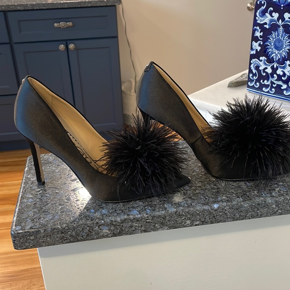 Sam Edelman black pumps with feather puff. Absolutely beautiful shoe!